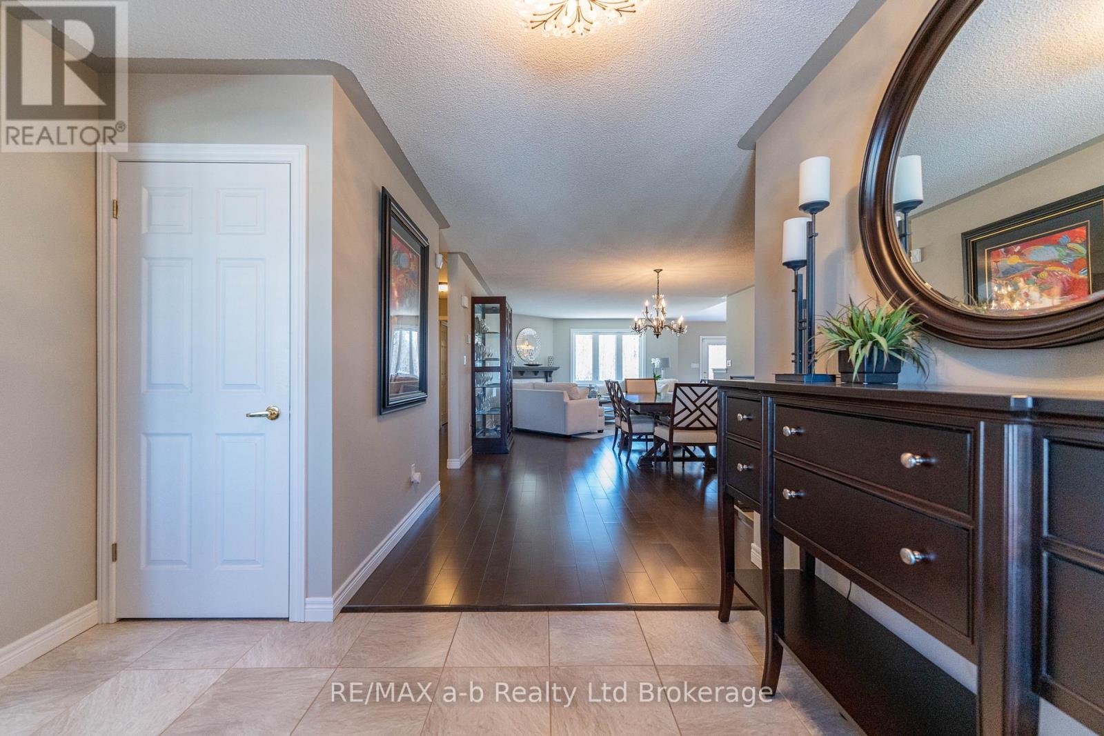 90 Weston Drive, Tillsonburg, Ontario  N4G 5W9 - Photo 5 - X13549320