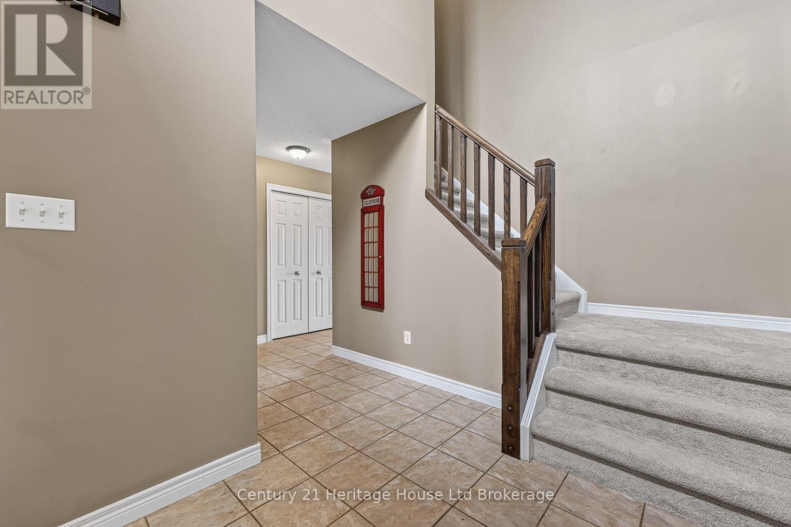 644 Hummingbird Crescent, Woodstock (Woodstock - North), Ontario  N4T 0B3 - Photo 12 - X13549444