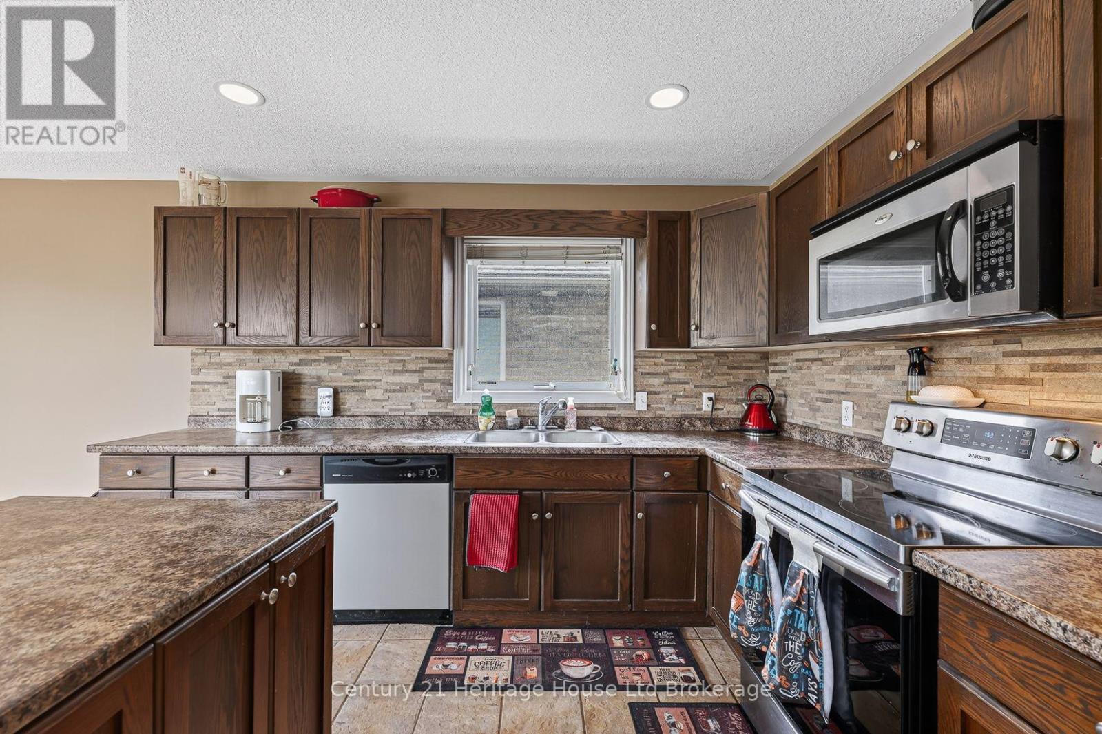 644 Hummingbird Crescent, Woodstock (Woodstock - North), Ontario  N4T 0B3 - Photo 18 - X13549444