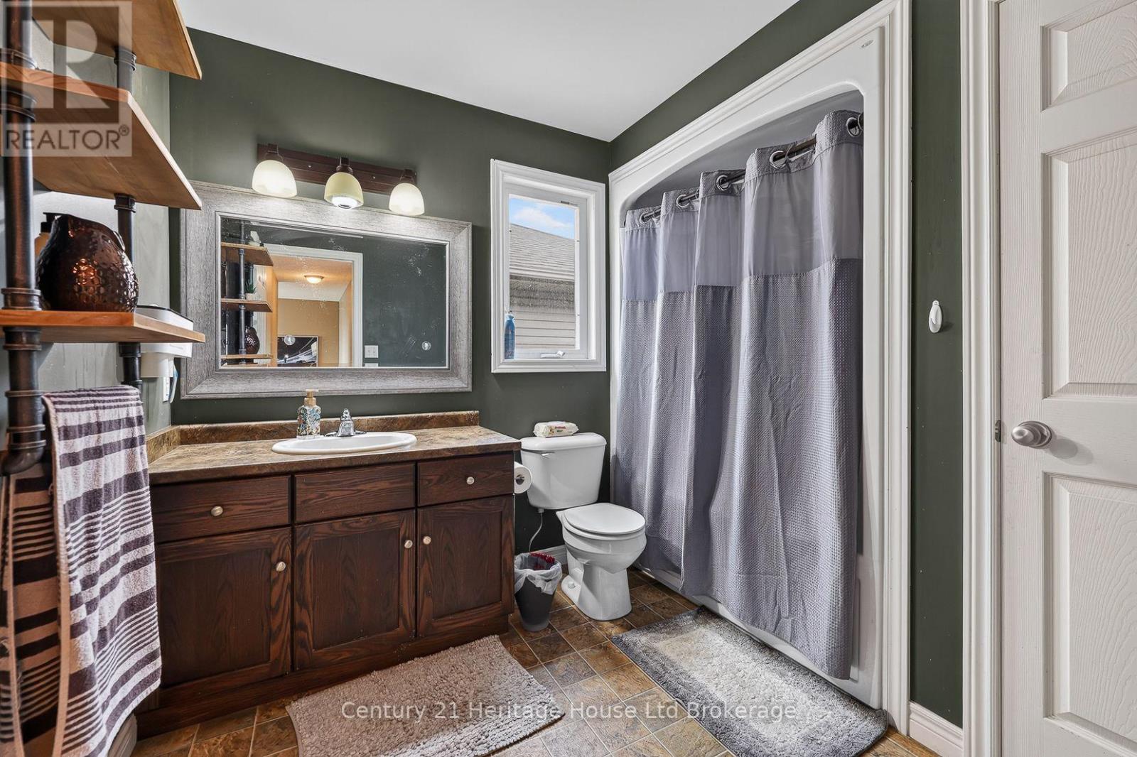 644 Hummingbird Crescent, Woodstock (Woodstock - North), Ontario  N4T 0B3 - Photo 29 - X13549444