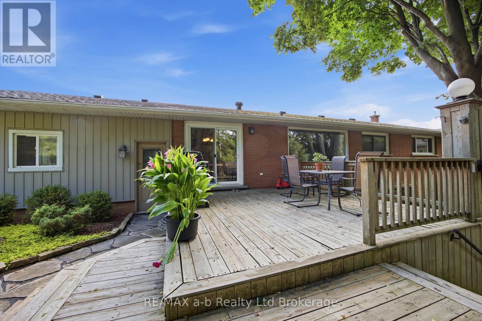 88 Hillside Avenue, Norfolk (Delhi), Ontario  N4B 1Y3 - Photo 13 - X13554758