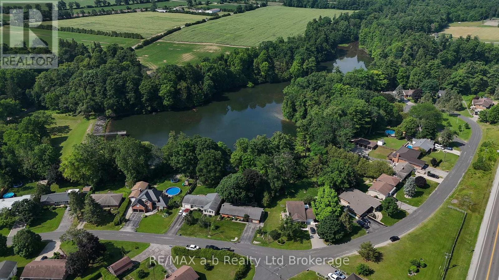 88 Hillside Avenue, Norfolk (Delhi), Ontario  N4B 1Y3 - Photo 5 - X13554758