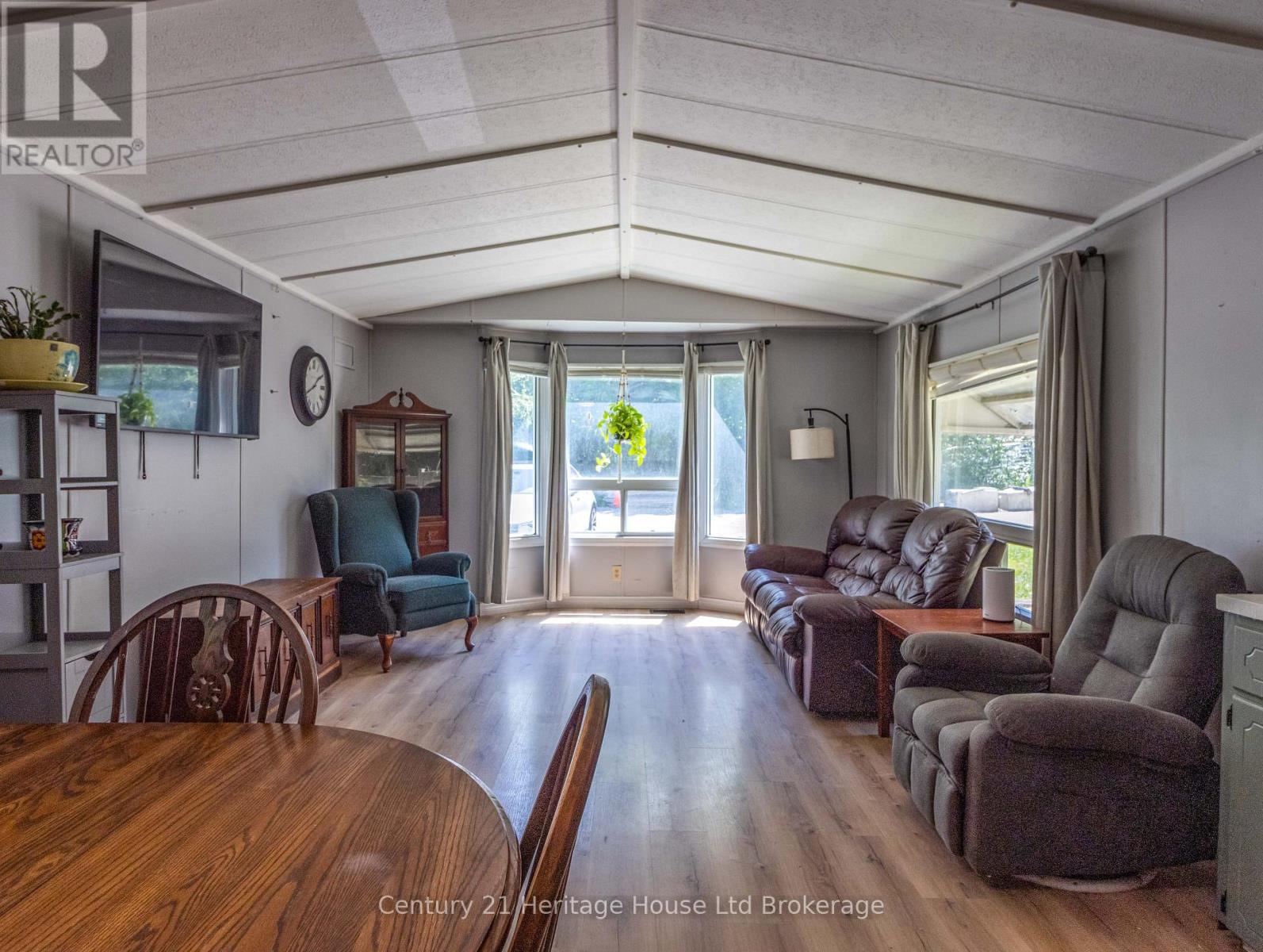 4 Centre Rd - 596101 Oxford 59 Road, East Zorra-Tavistock (Hidden Valley), Ontario  N4S 7W1 - Photo 2 - X13558186