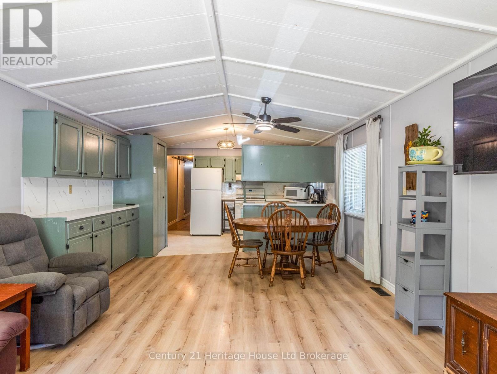 4 Centre Rd - 596101 Oxford 59 Road, East Zorra-Tavistock (Hidden Valley), Ontario  N4S 7W1 - Photo 4 - X13558186