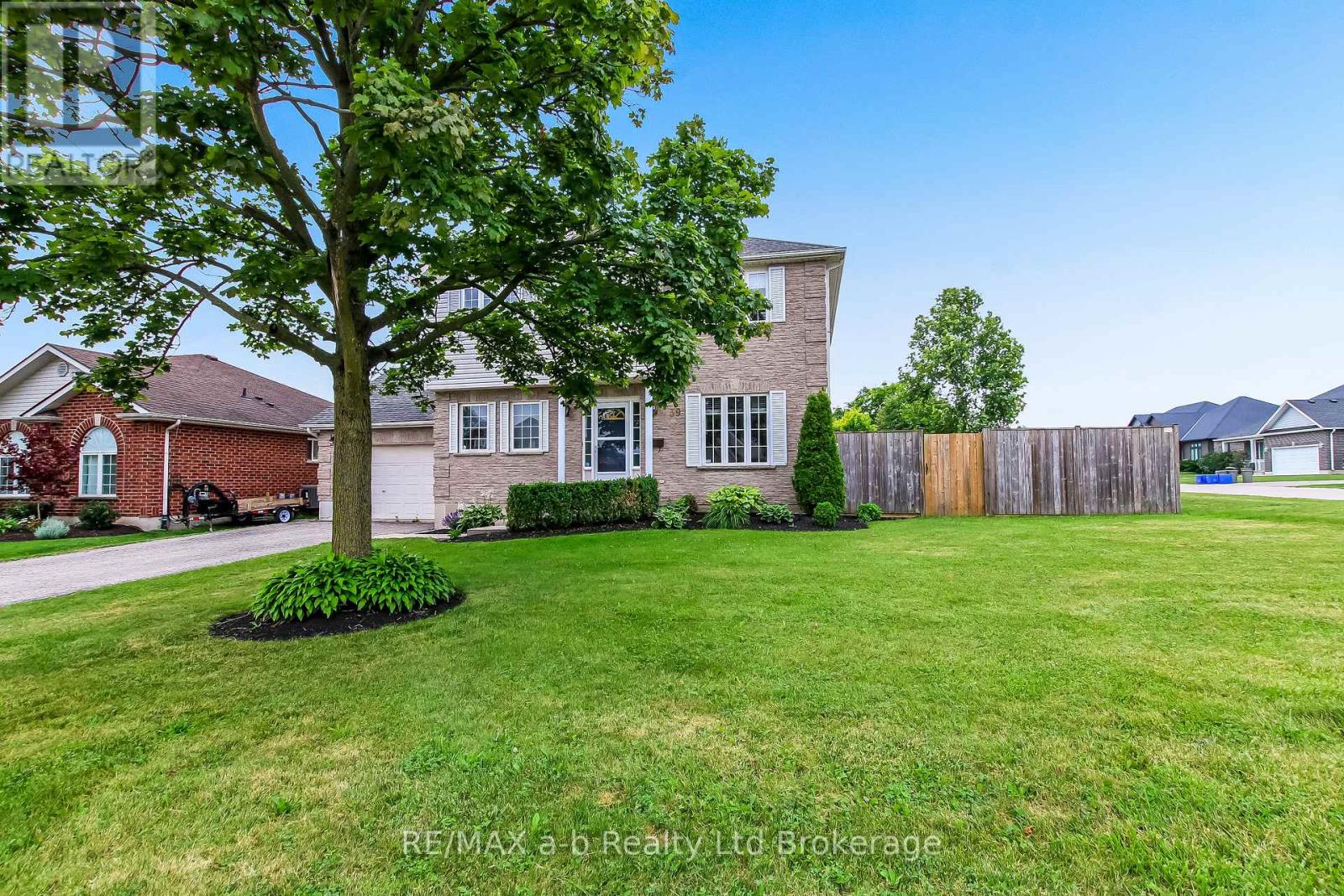 39 Primrose Drive, Tillsonburg, Ontario  N4G 5S7 - Photo 2 - X13544212