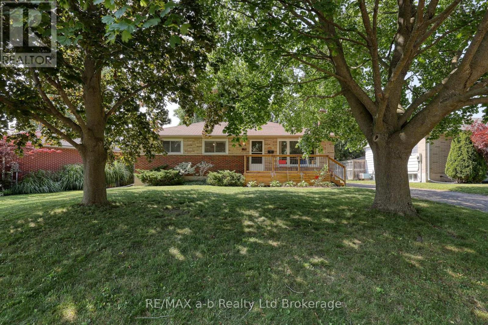 18 Chisholm Drive, Ingersoll (Ingersoll - South), Ontario  N5C 2C4 - Photo 3 - X13560634