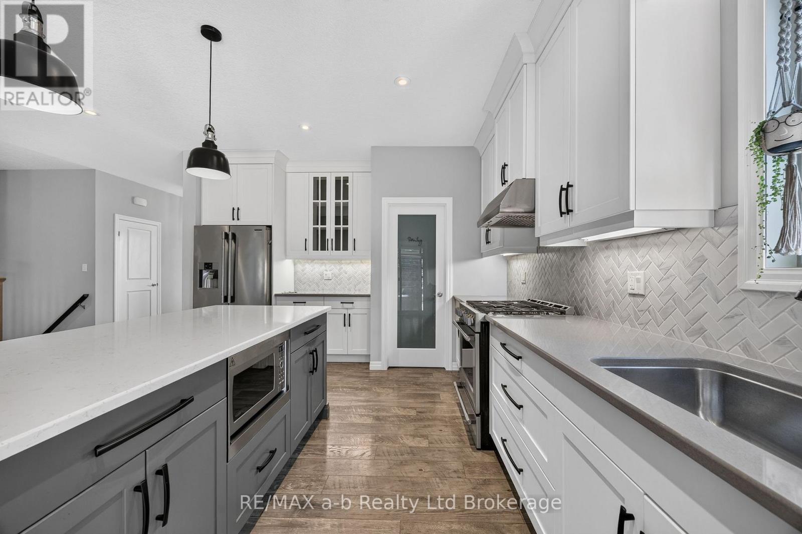 241 Wilson Avenue, Tillsonburg, Ontario  N4G 0H4 - Photo 12 - X13564854