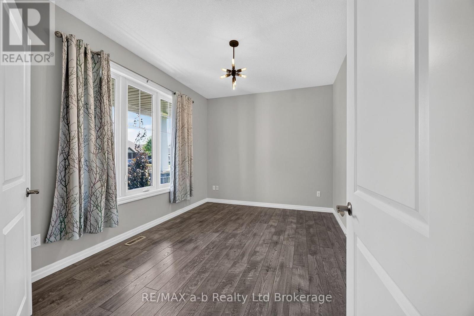 241 Wilson Avenue, Tillsonburg, Ontario  N4G 0H4 - Photo 15 - X13564854