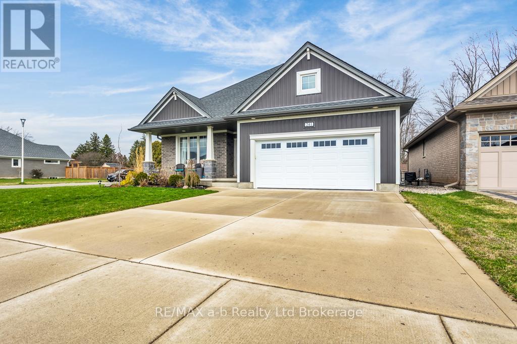 241 Wilson Avenue, Tillsonburg, Ontario  N4G 0H4 - Photo 2 - X13564854