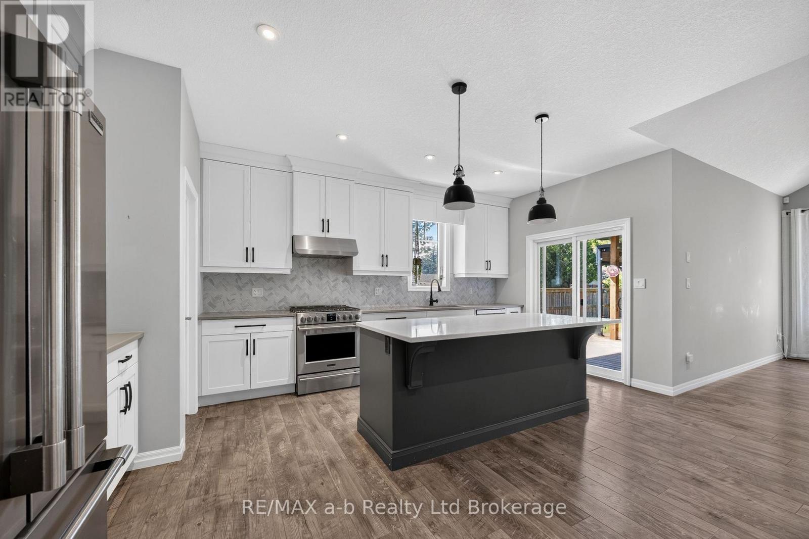241 Wilson Avenue, Tillsonburg, Ontario  N4G 0H4 - Photo 9 - X13564854