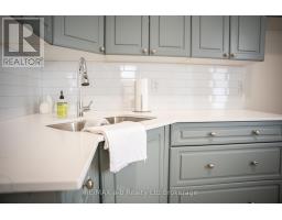 UPPER - 390 ONTARIO STREET, stratford, Ontario