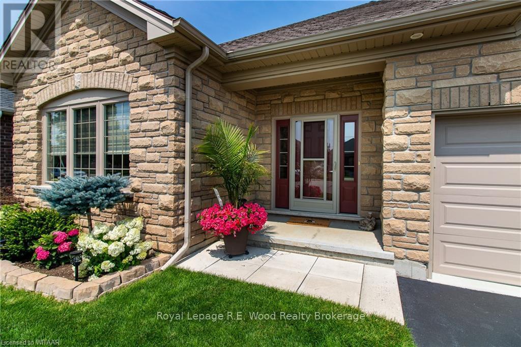 6 Esseltine Drive, Tillsonburg, Ontario  N4G 0C3 - Photo 2 - X13569086