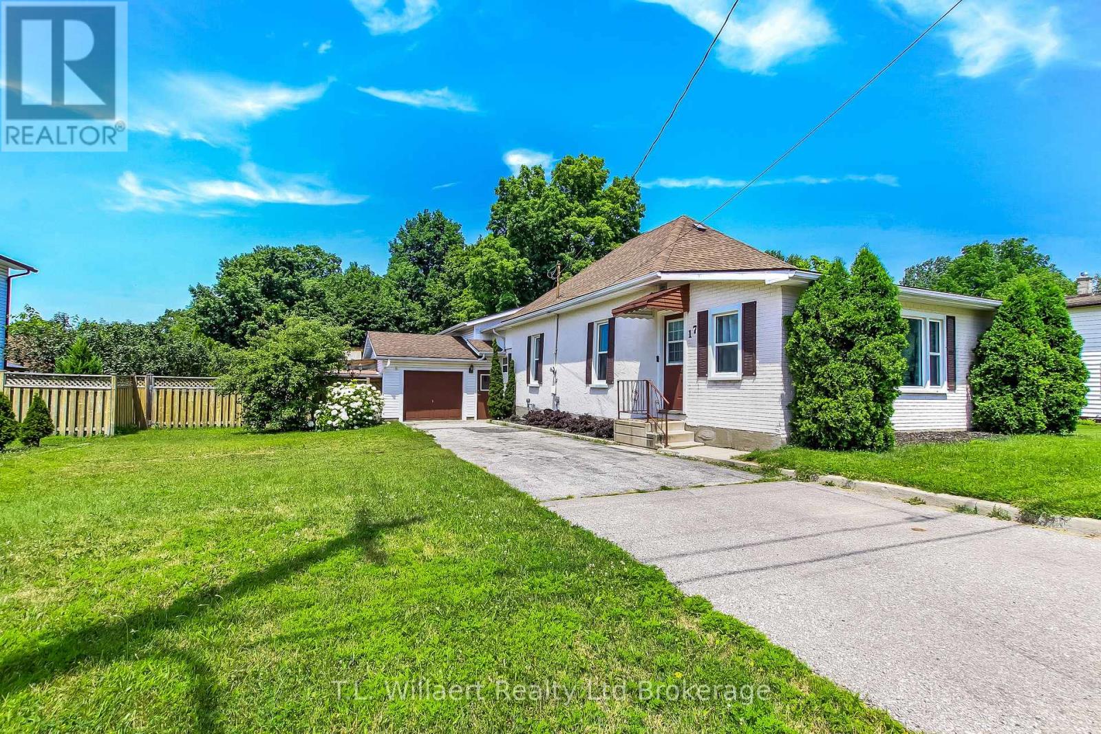 17 Potters Road, Tillsonburg, Ontario  N4G 2G9 - Photo 3 - X13569394