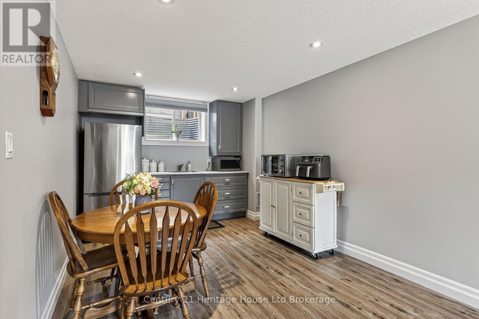 924 Springbank Avenue N, Woodstock (Woodstock - North), Ontario  N4T 0G1 - Photo 4 - X13574180