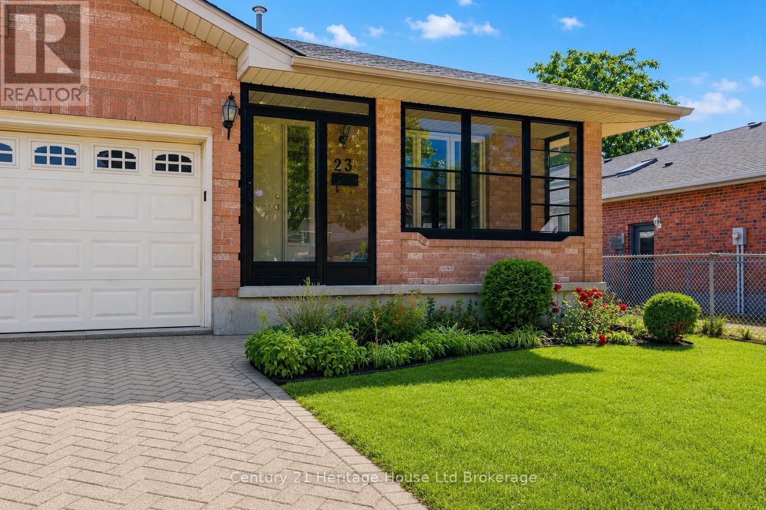 23 Josselyn Drive, London South (South X), Ontario  N6E 3S6 - Photo 2 - X13574286