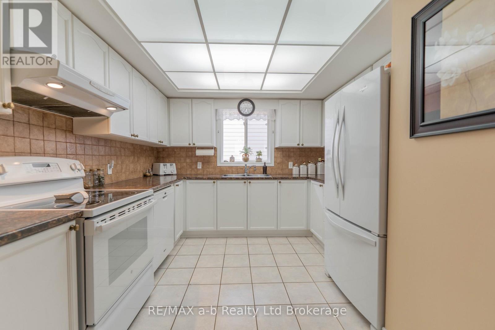 10 Peach Street, Tillsonburg, Ontario  N4G 5N8 - Photo 12 - X13575290
