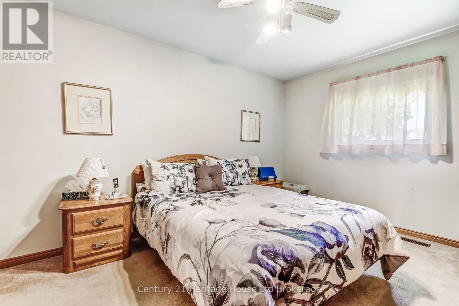 27 O'rourke Pl Place E, Woodstock (Woodstock - North), Ontario  N4S 8T9 - Photo 11 - X13578534