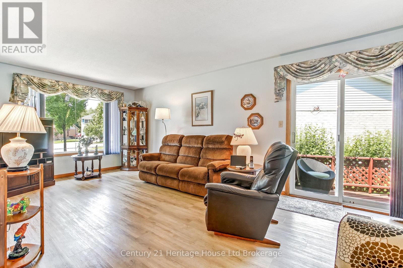 27 O'rourke Pl Place E, Woodstock (Woodstock - North), Ontario  N4S 8T9 - Photo 3 - X13578534