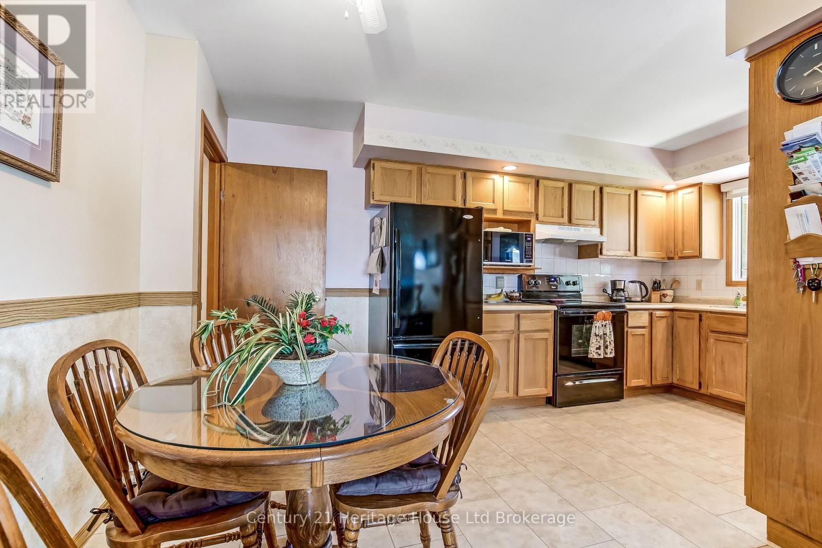 27 O'rourke Pl Place E, Woodstock (Woodstock - North), Ontario  N4S 8T9 - Photo 5 - X13578534