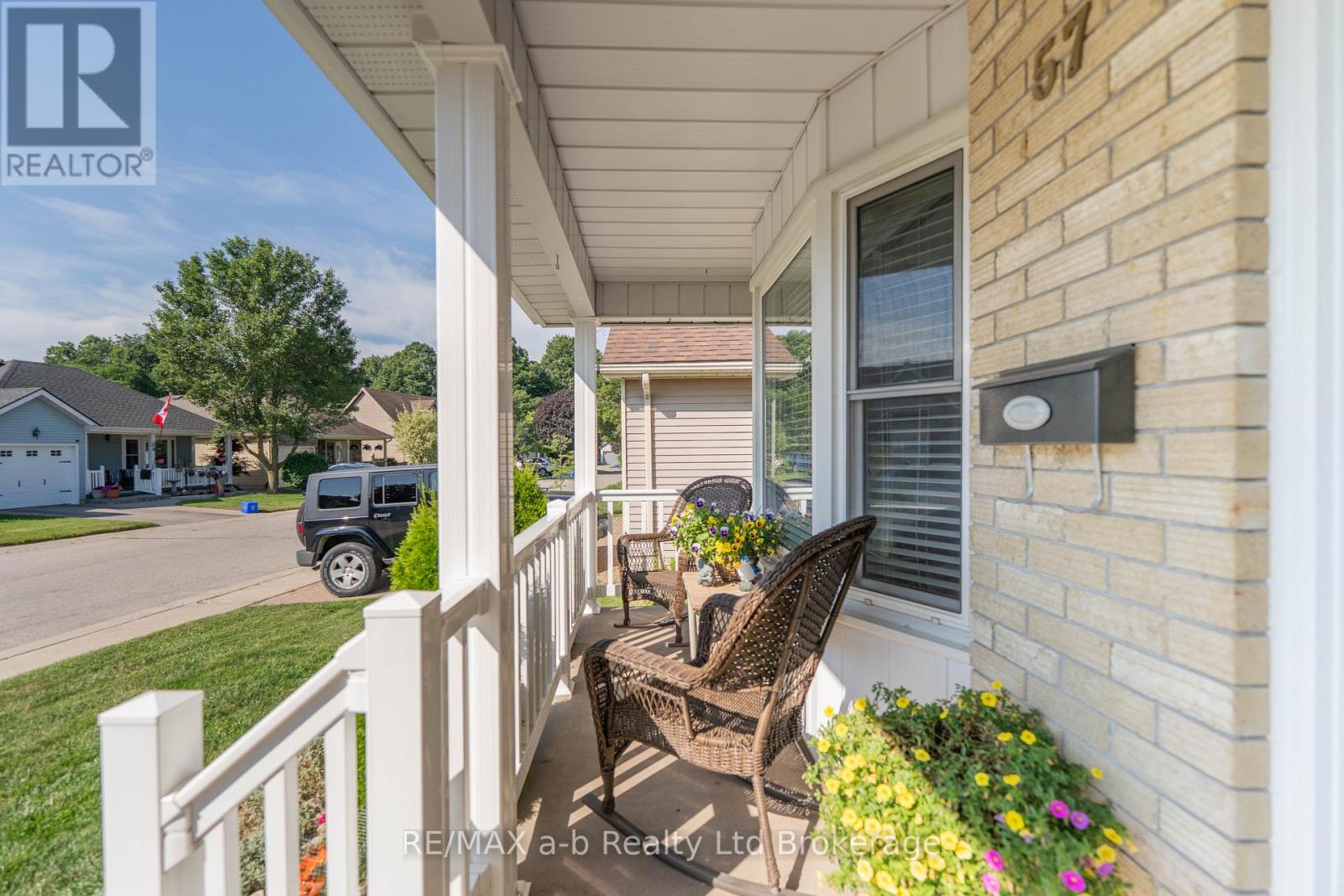 57 Edwin Crescent, Tillsonburg, Ontario  N4G 5H6 - Photo 2 - X13583270