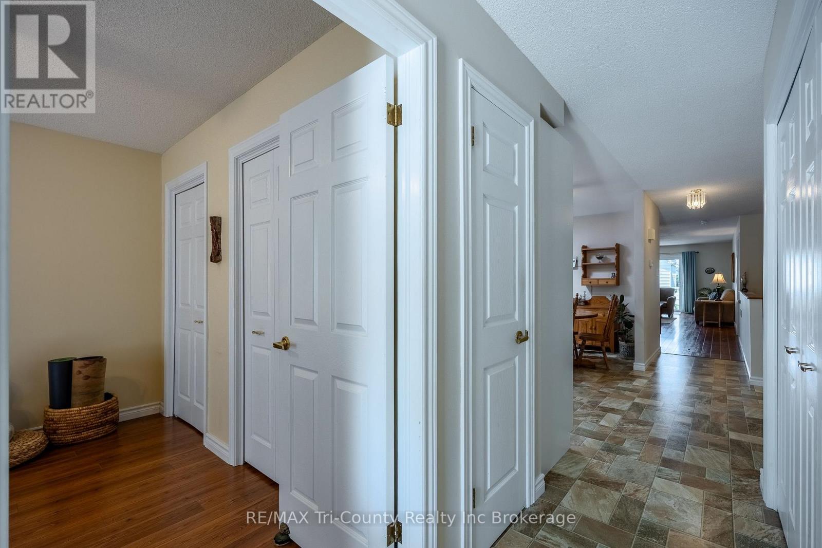 10 Mcdonald Court, Tillsonburg, Ontario  N4G 5L8 - Photo 3 - X13583676