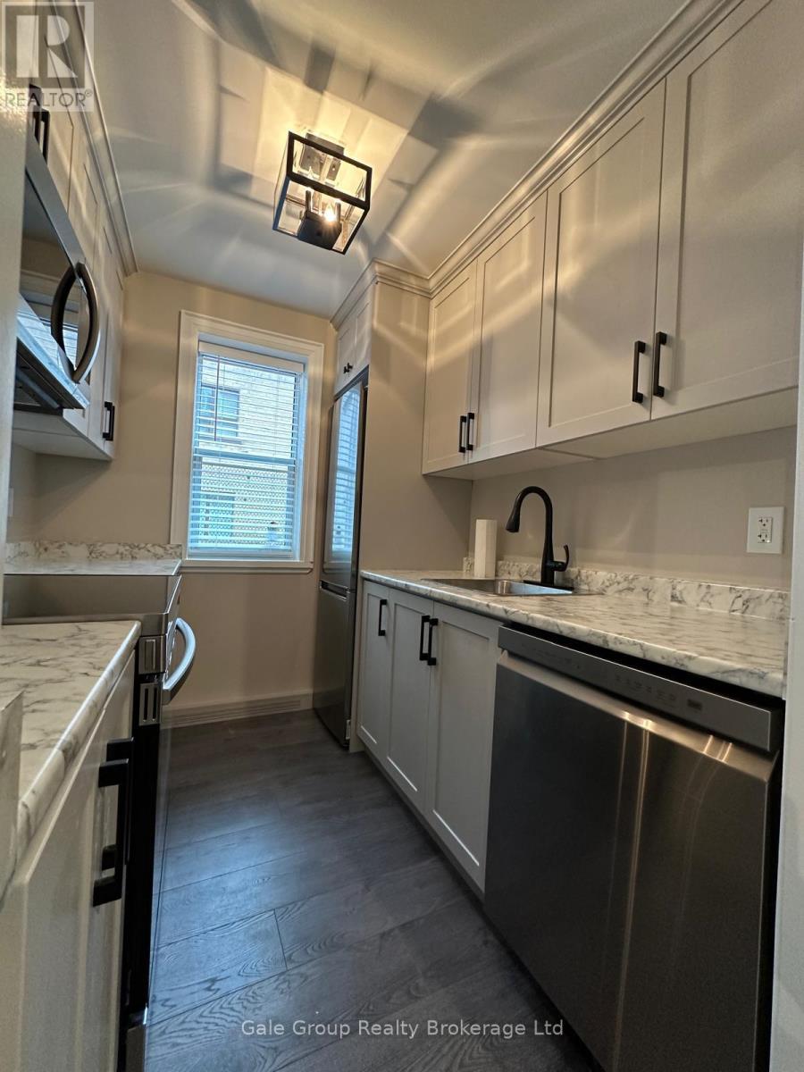 Unit 2 - 27 Paisley Boulevard, Mississauga (Cooksville), Ontario  L6A 1P3 - Photo 3 - W13584878