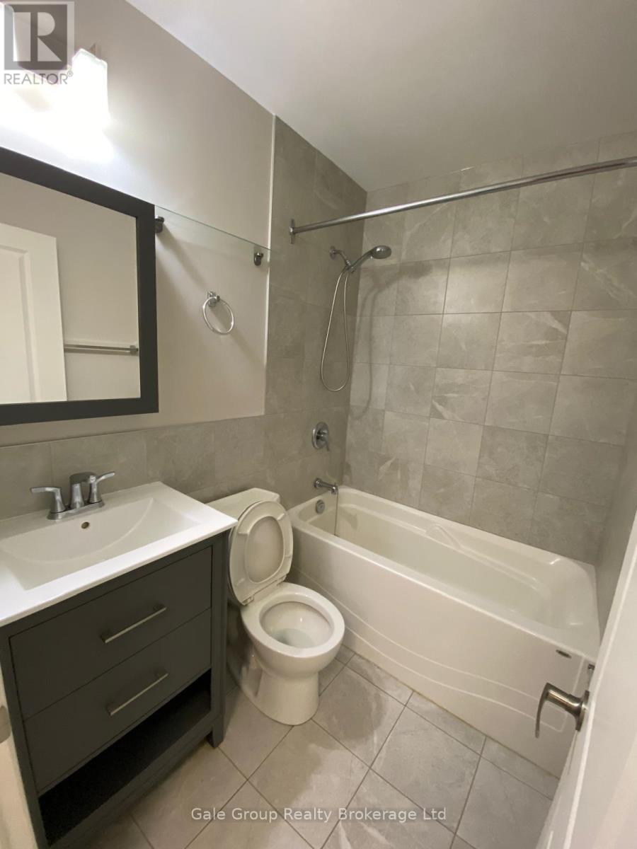 102 - 5 Paisley Boulevard E, Mississauga (Cooksville), Ontario  L6A 1P3 - Photo 3 - W13584902
