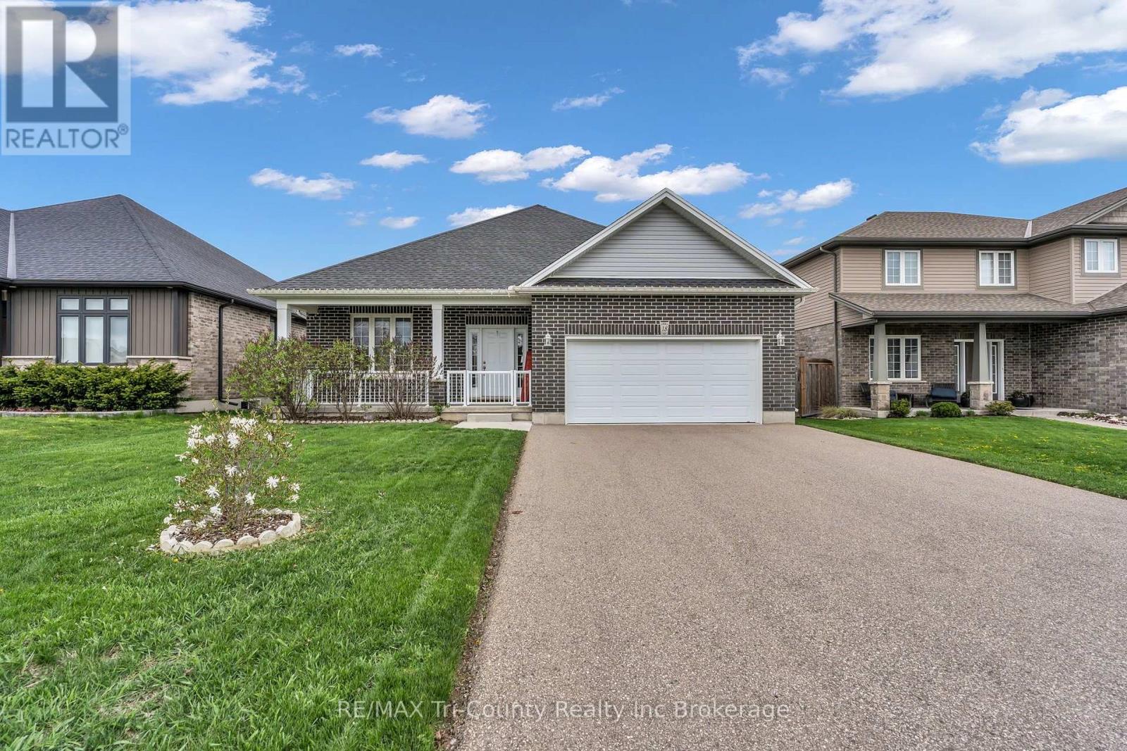 18 Crocus Avenue, Tillsonburg, Ontario  N4G 5S9 - Photo 2 - X13585182