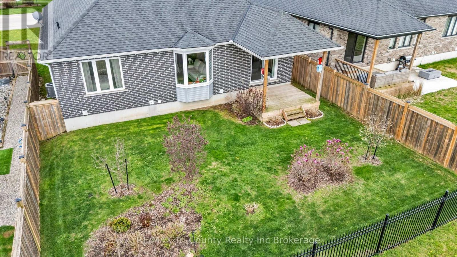 18 Crocus Avenue, Tillsonburg, Ontario  N4G 5S9 - Photo 37 - X13585182