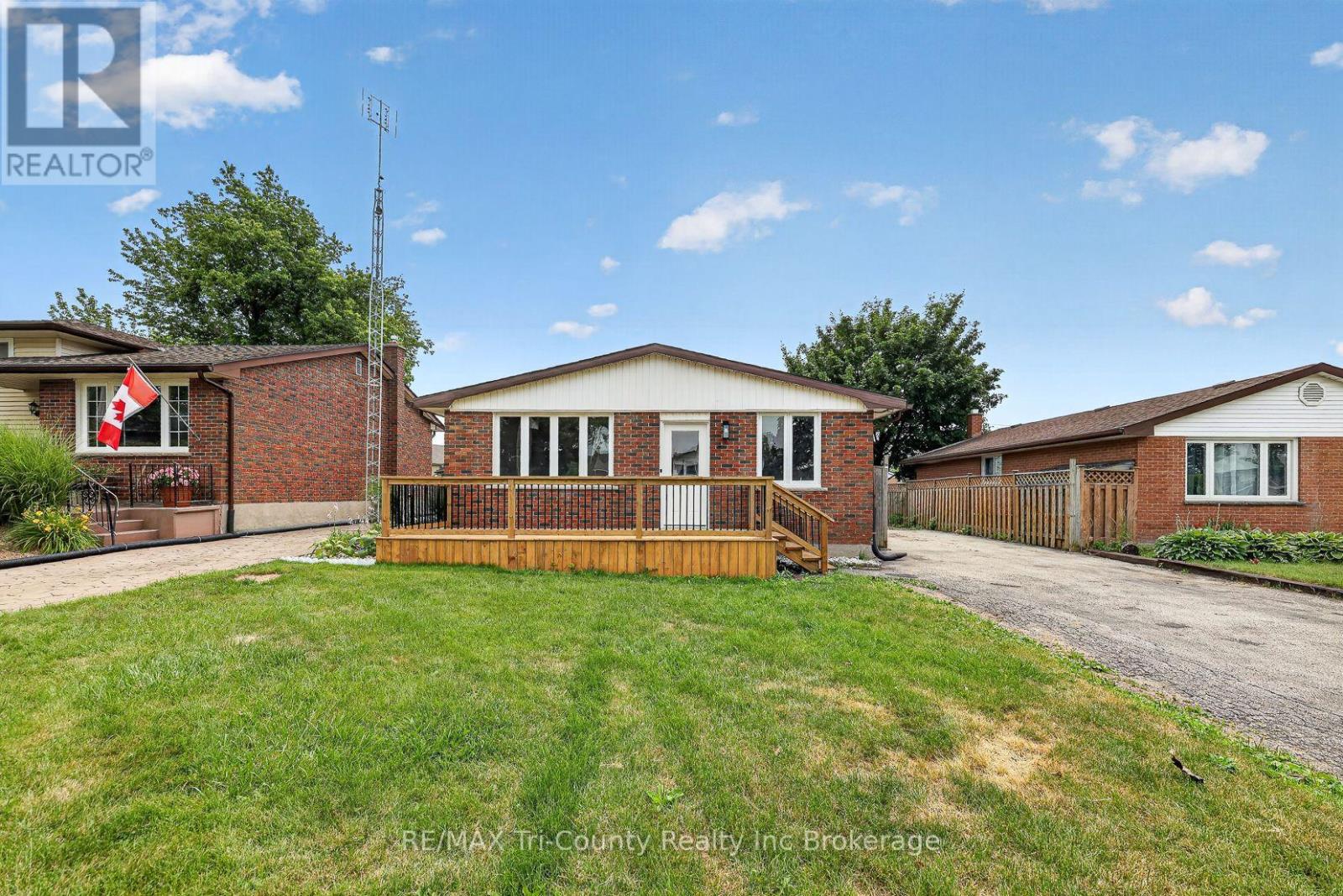 61 Airey Avenue, St. Thomas, Ontario  N5R 1E1 - Photo 2 - X13589278