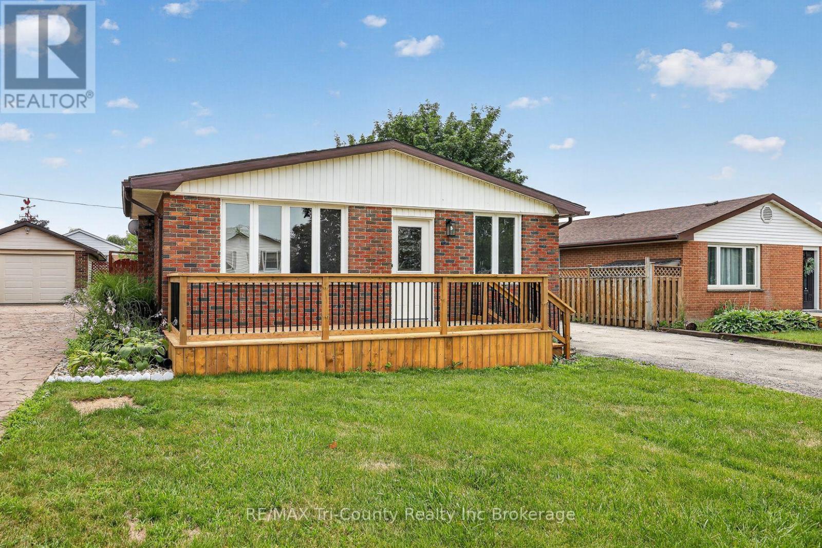 61 Airey Avenue, St. Thomas, Ontario  N5R 1E1 - Photo 3 - X13589278