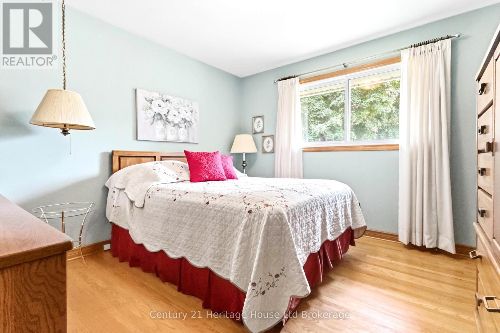 26 Deveron Crescent, London South (South T), Ontario  N5Z 4B1 - Photo 11 - X13591430