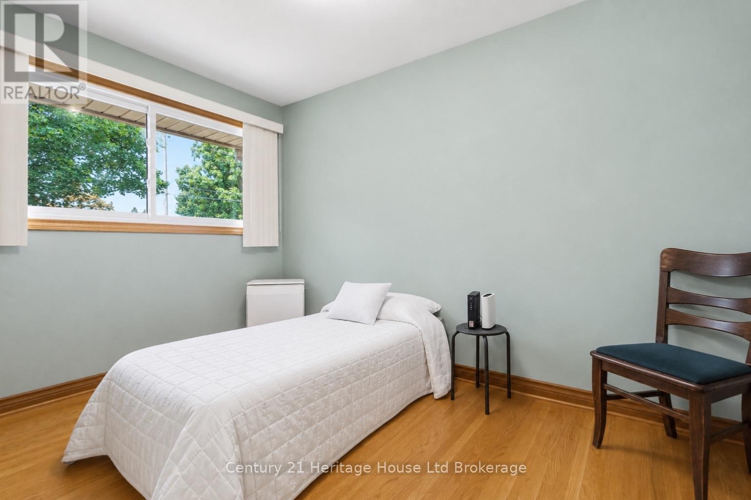 26 Deveron Crescent, London South (South T), Ontario  N5Z 4B1 - Photo 13 - X13591430