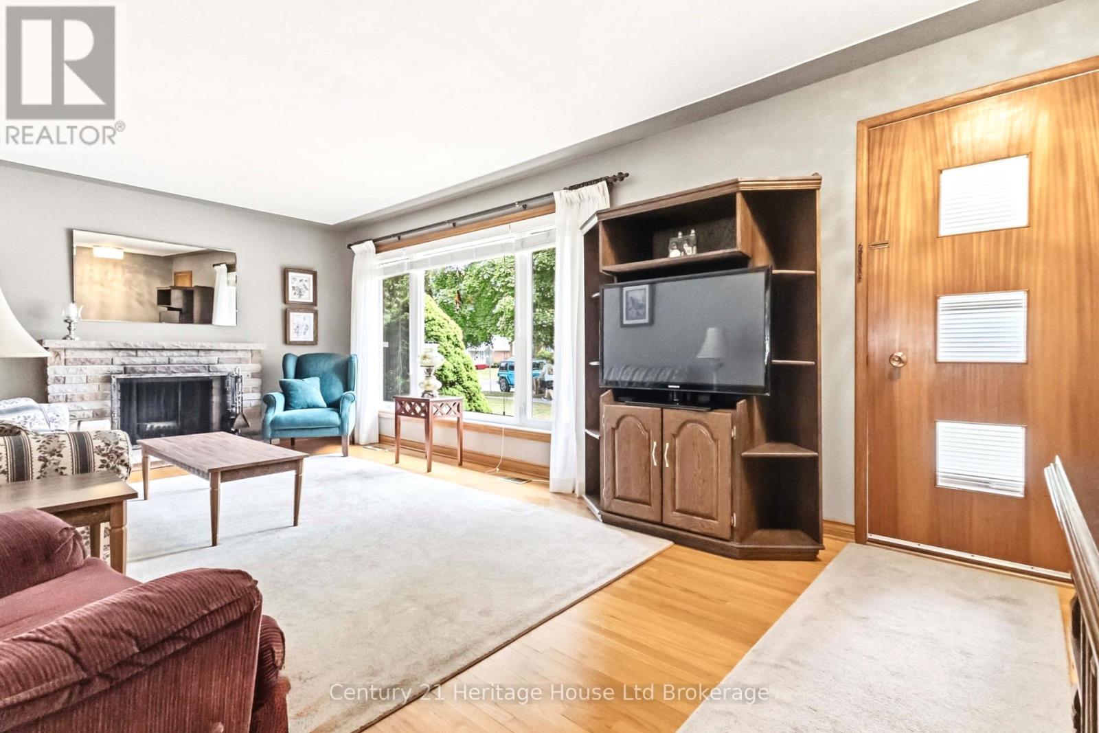 26 Deveron Crescent, London South (South T), Ontario  N5Z 4B1 - Photo 6 - X13591430