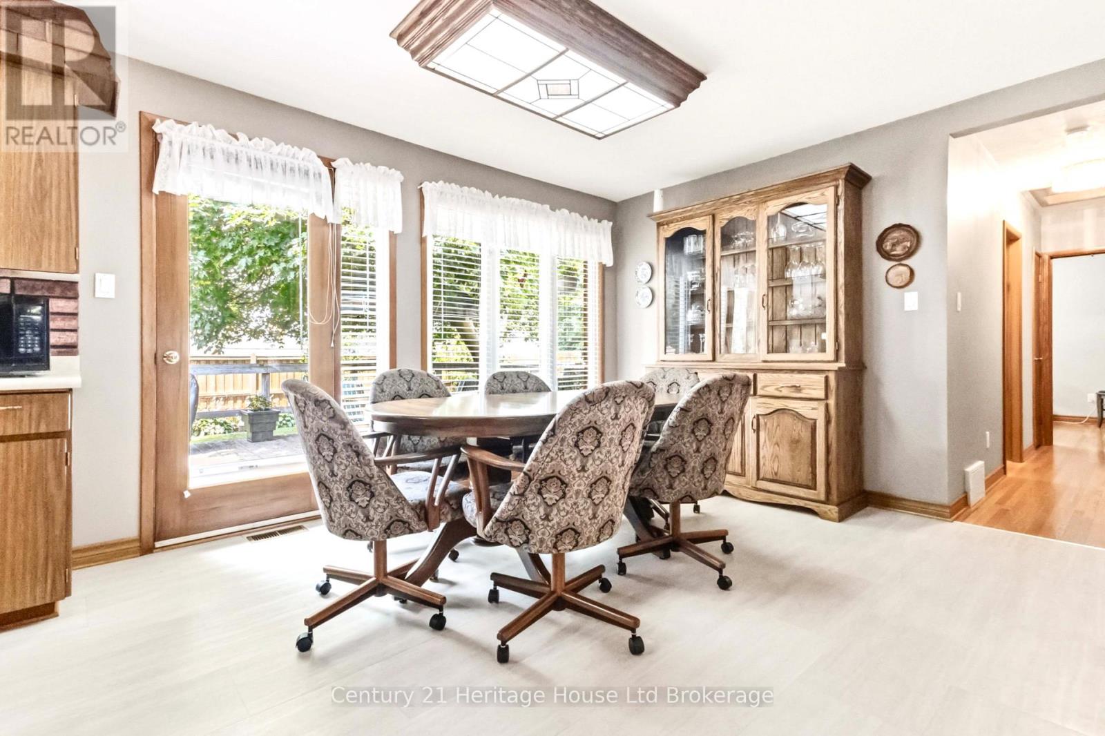 26 Deveron Crescent, London South (South T), Ontario  N5Z 4B1 - Photo 8 - X13591430