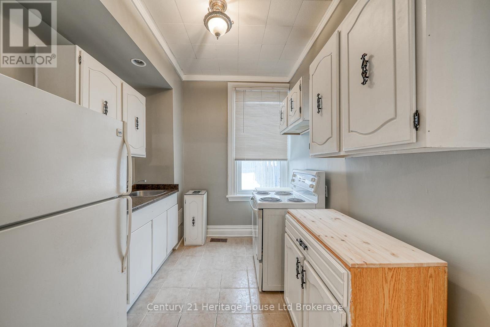 119 Carroll Street, Ingersoll (Ingersoll - South), Ontario  N5C 1W3 - Photo 3 - X13592904