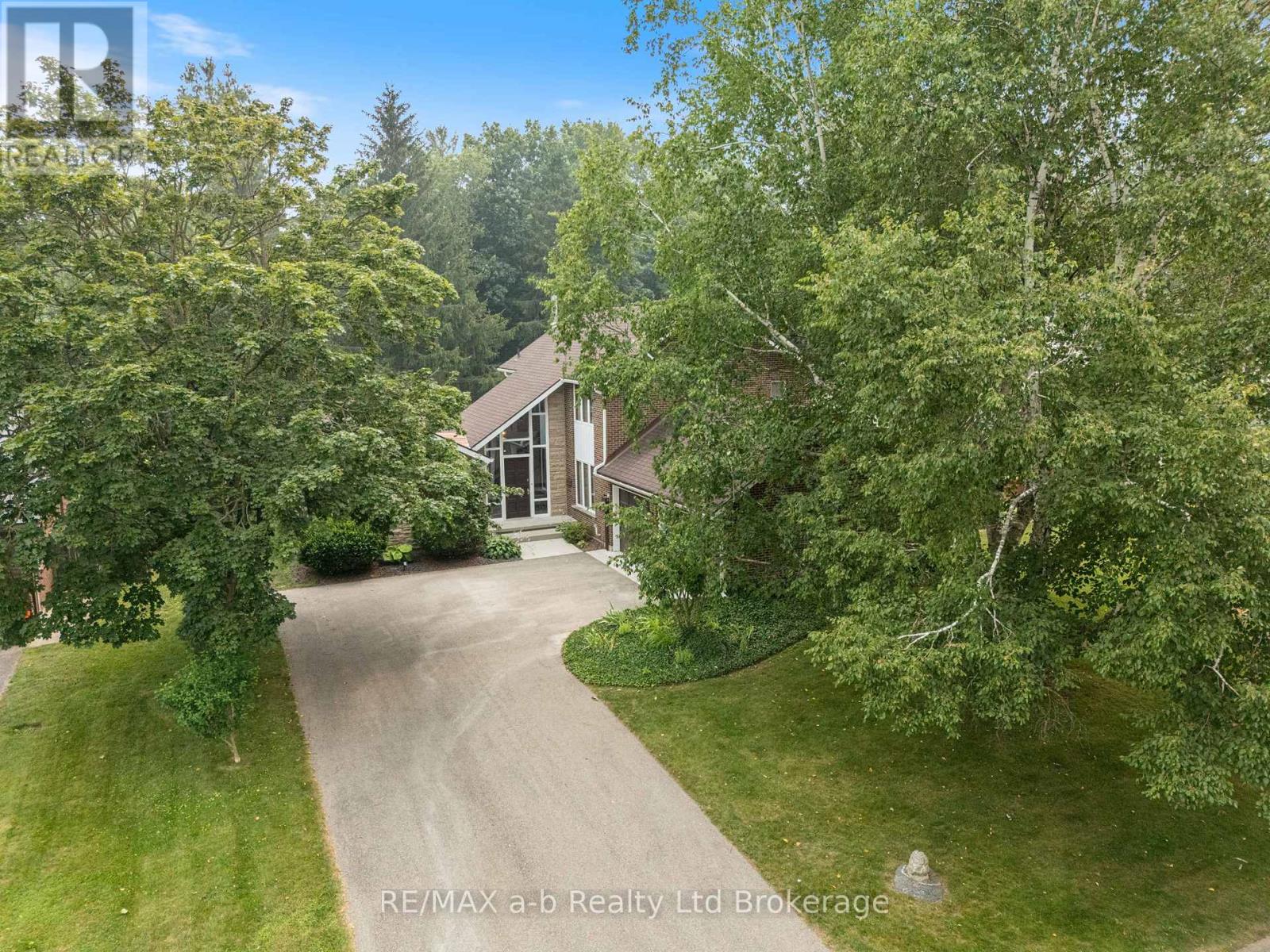 13 Segal Drive, Tillsonburg, Ontario  N4G 4P4 - Photo 3 - X13593238