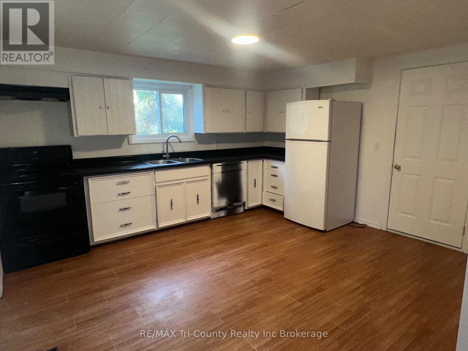 6 Pearl Street, St. Thomas, Ontario  N5P 2N8 - Photo 6 - X13597086