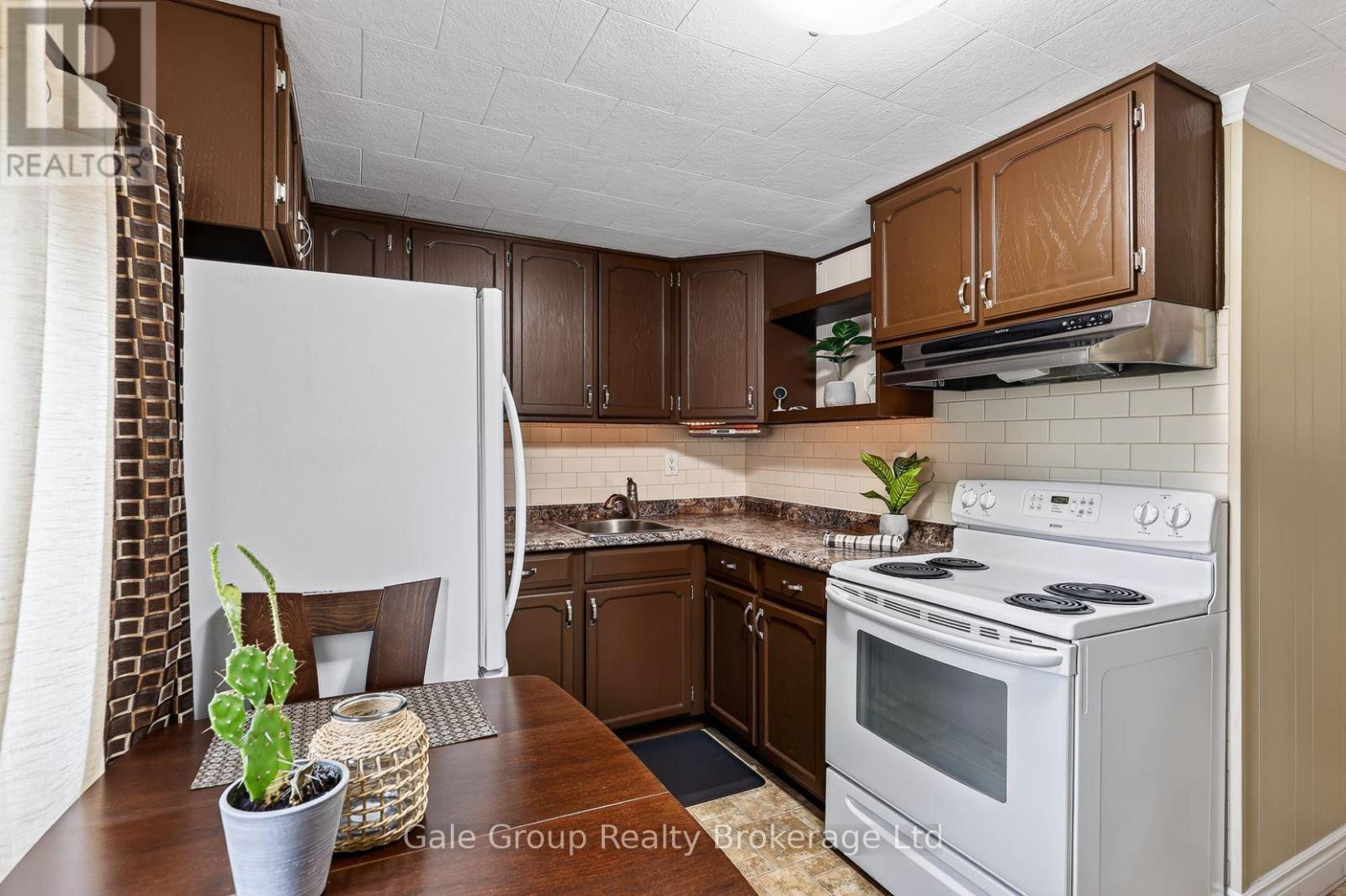 46 Blandford Street, Woodstock (Woodstock - North), Ontario  N4S 7H6 - Photo 7 - X13601032