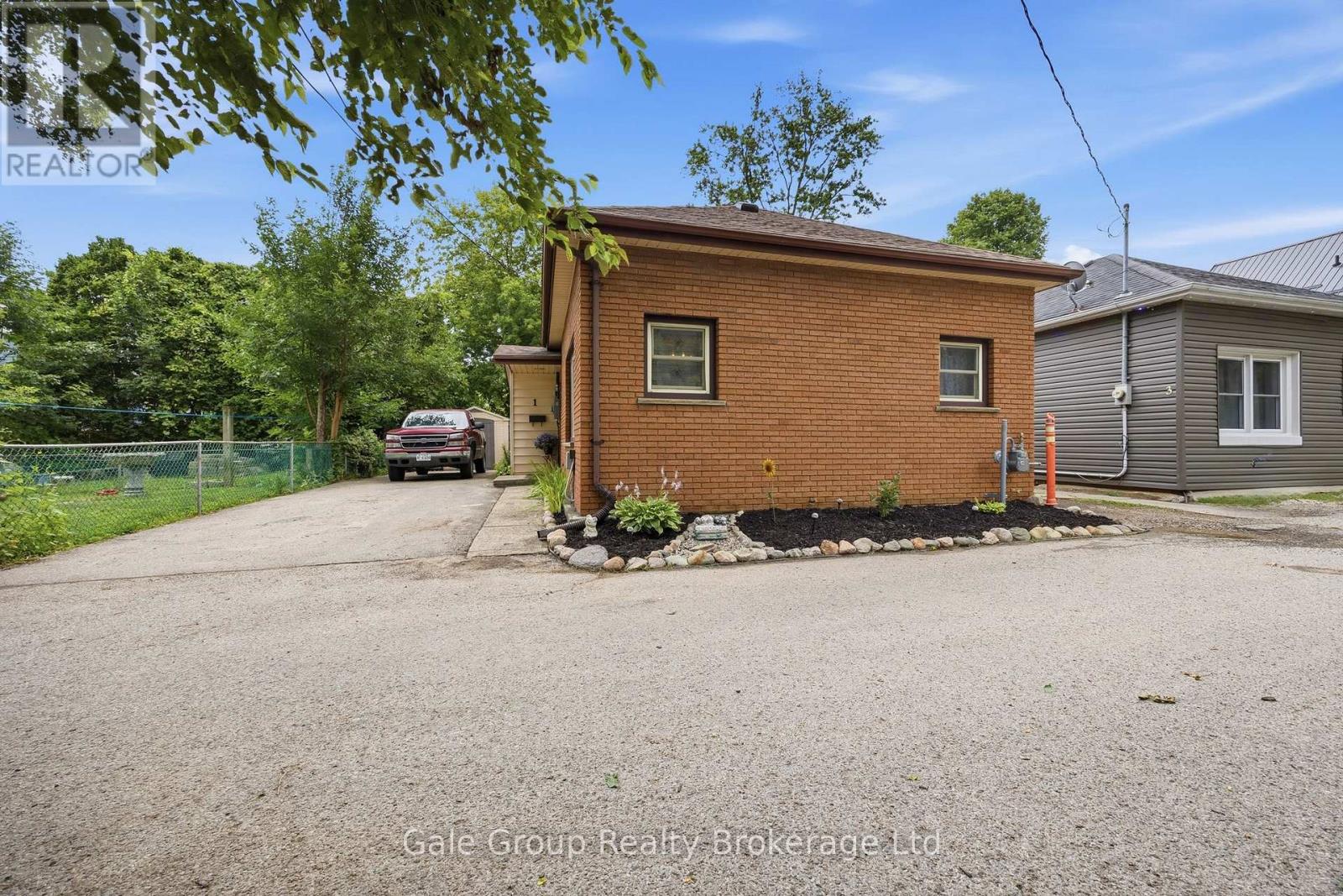 1 Britton Drive, St. Thomas, Ontario  N5P 3E4 - Photo 2 - X13602288