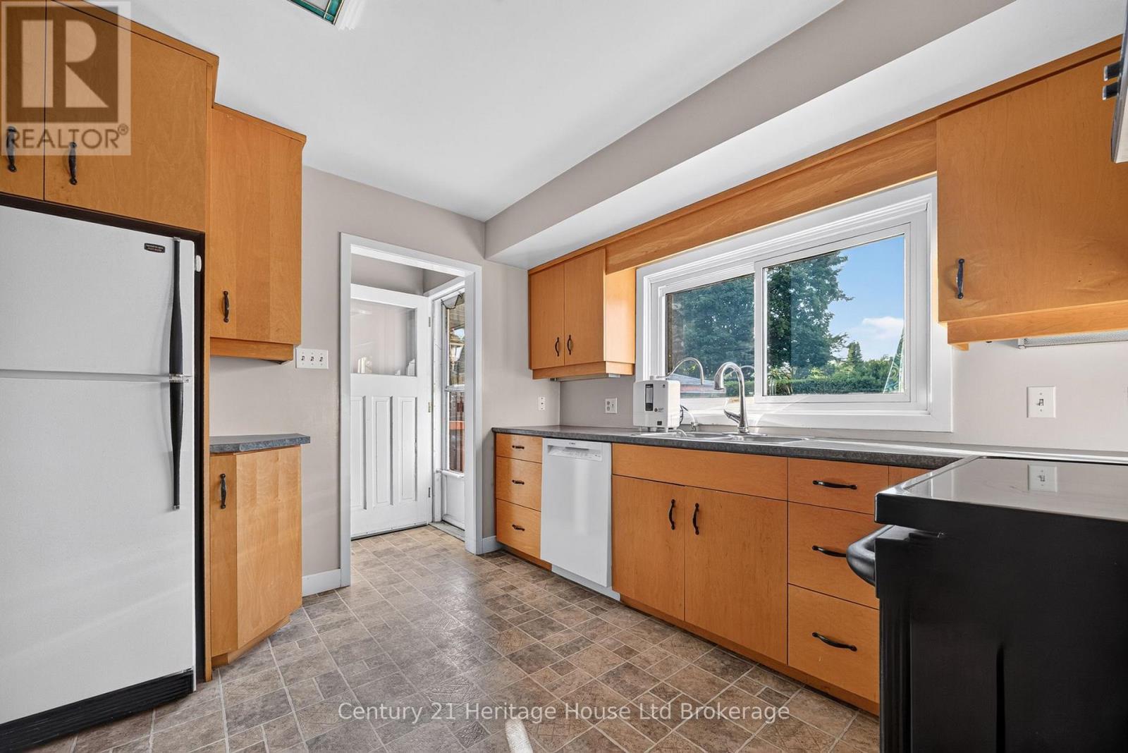 54 Glendale Drive, Tillsonburg, Ontario  N4G 1J5 - Photo 9 - X13604692