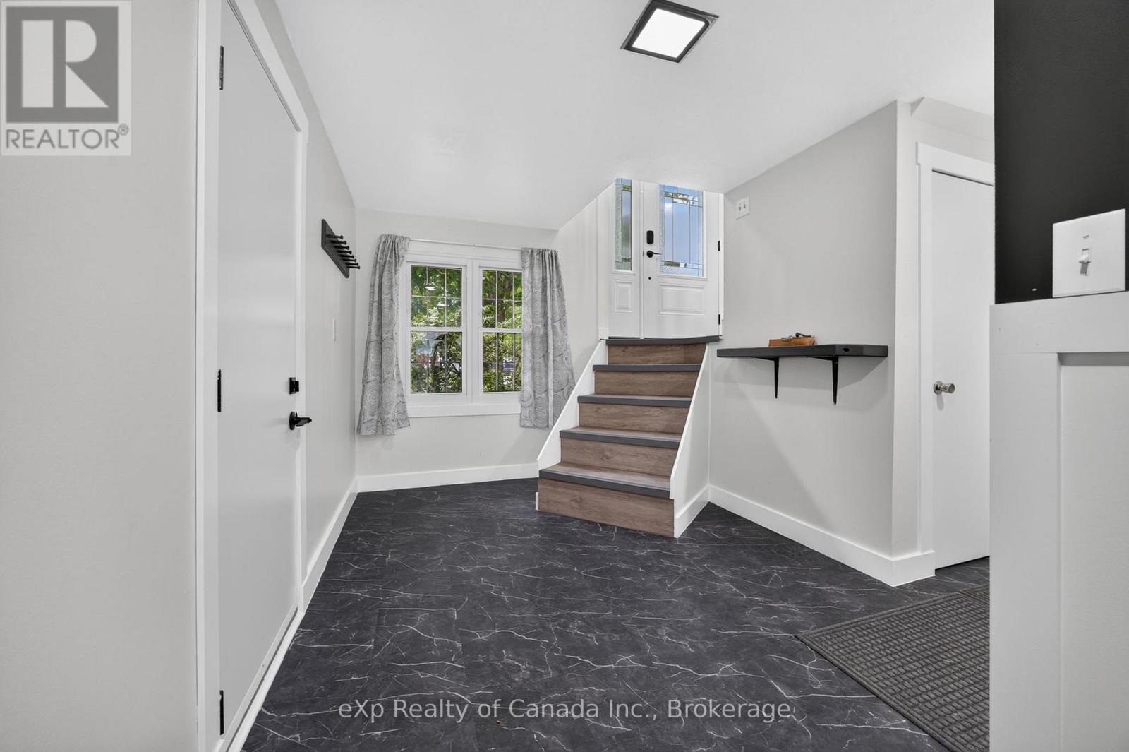 18 Queen Street W, Norwich (Otterville), Ontario  N0J 1R0 - Photo 4 - X13610940