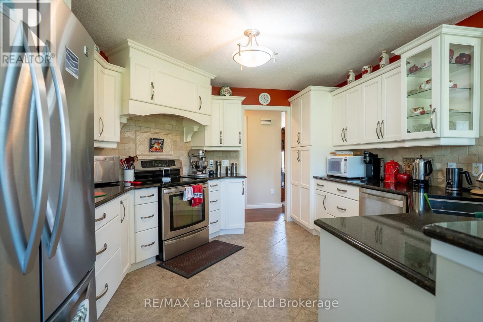 261 Middle Townline Road, Brant (Burford), Ontario  N0E 1E0 - Photo 23 - X13612238