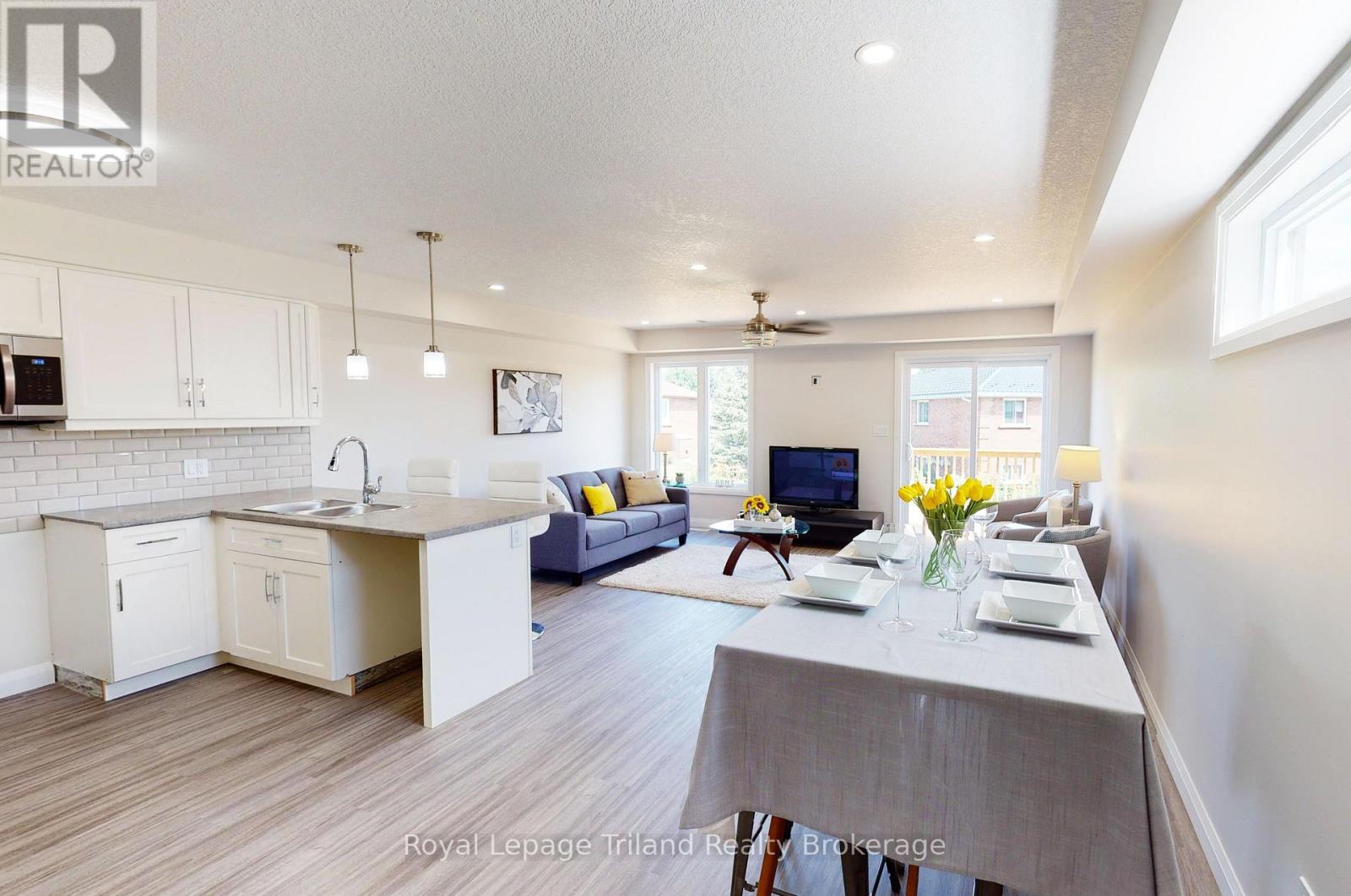 Unit B - 137 Wimpole Street, West Perth (Mitchell), Ontario  N0K 1N0 - Photo 2 - X13616804