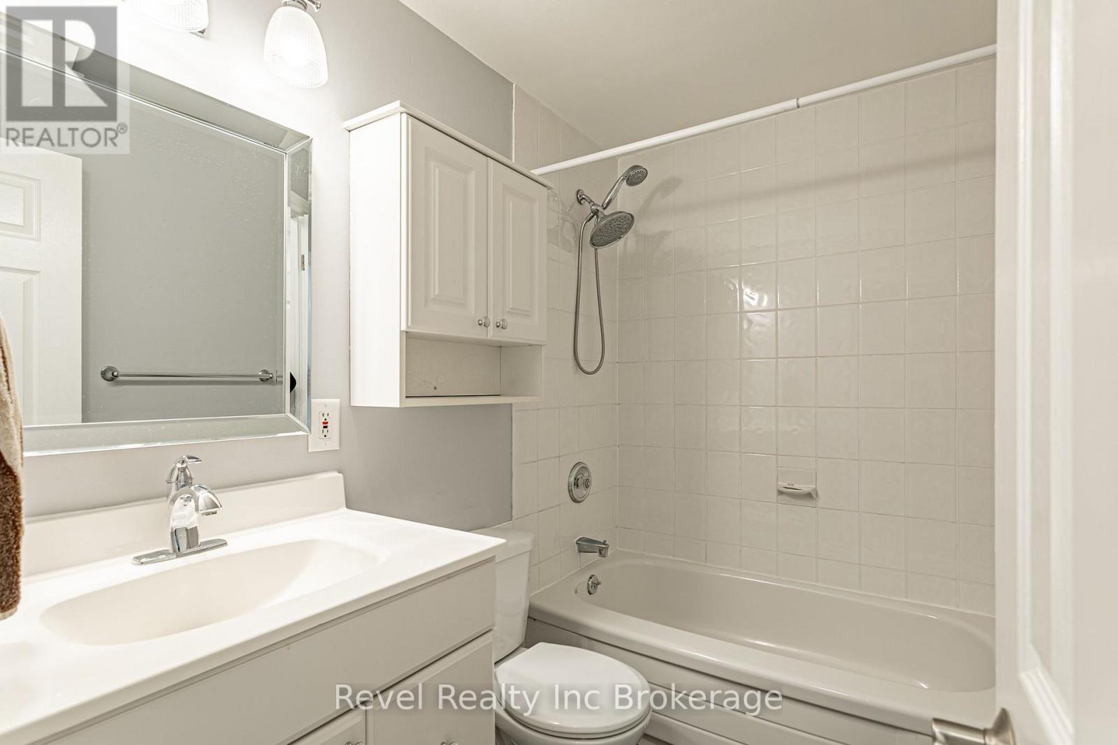16 Homestead Crescent, London North (North F), Ontario  N6G 2E4 - Photo 12 - X13619948