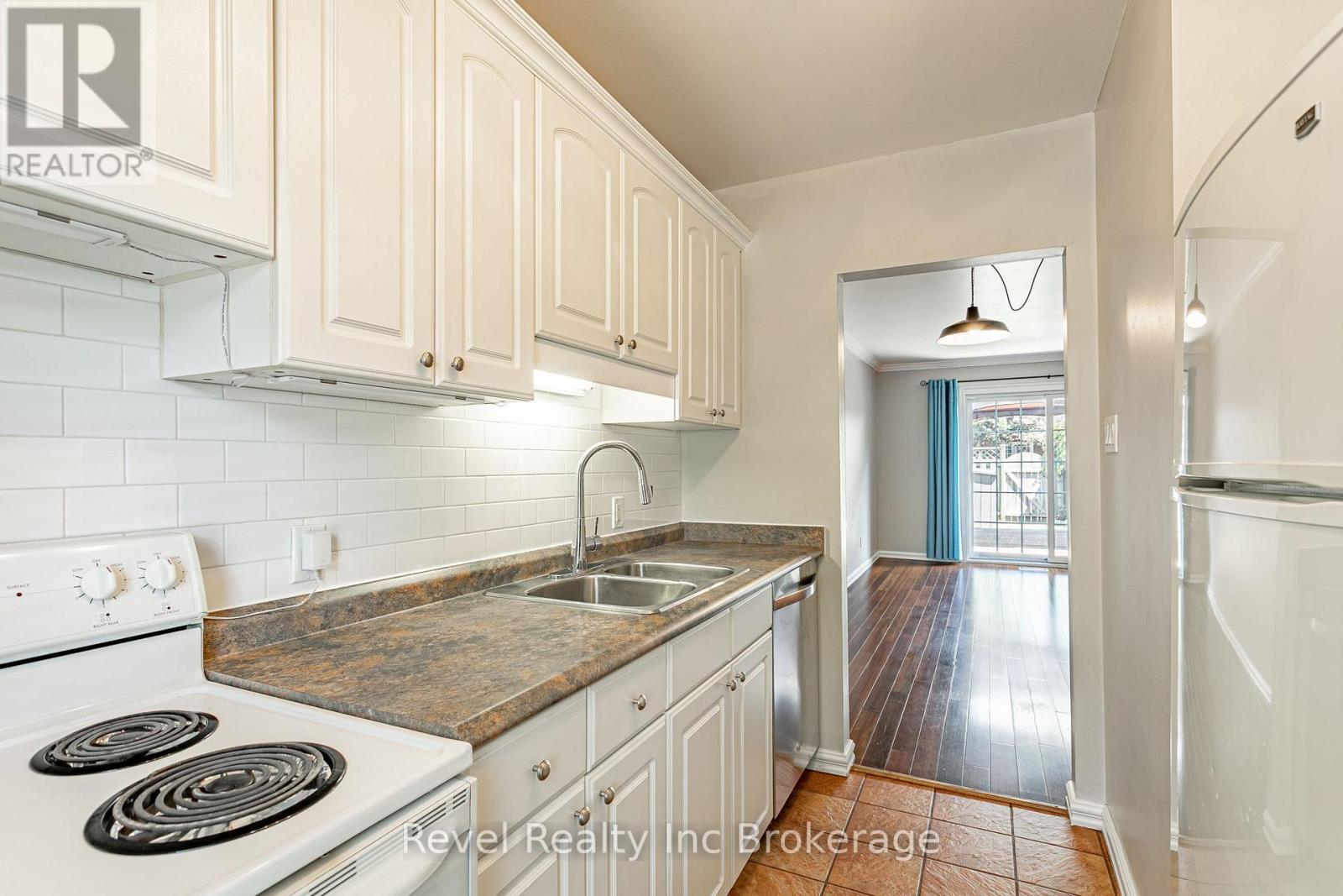 16 Homestead Crescent, London North (North F), Ontario  N6G 2E4 - Photo 7 - X13619948