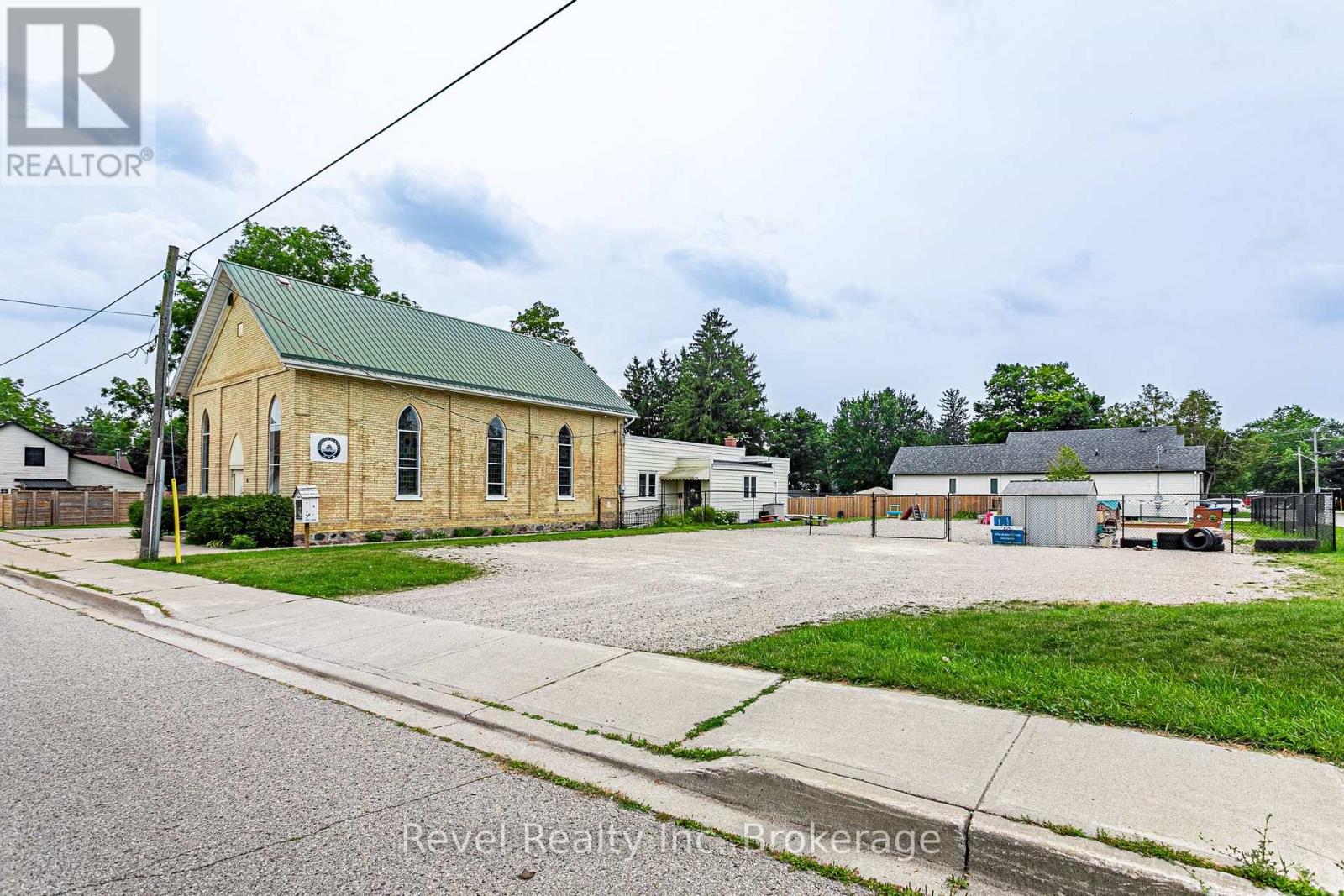 11 Vincent Street, East Zorra-Tavistock (Innerkip), Ontario  N0J 1M0 - Photo 3 - X13623952