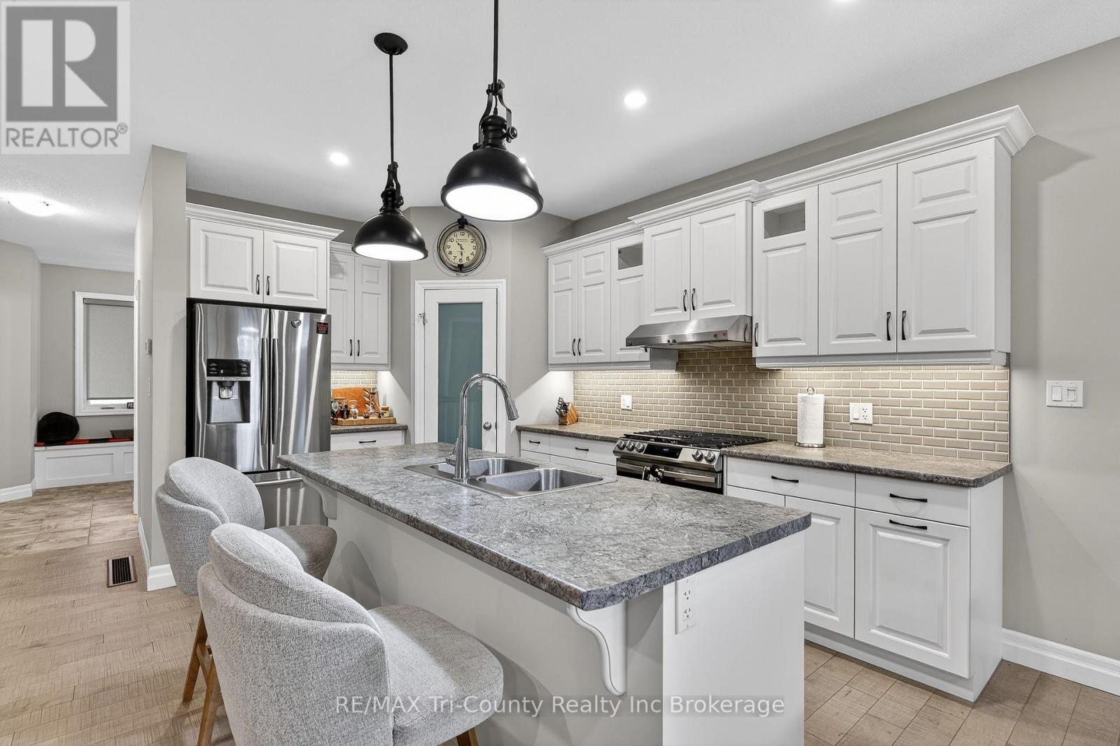 150 Denrich Avenue, Tillsonburg, Ontario  N4G 0H3 - Photo 4 - X13625244