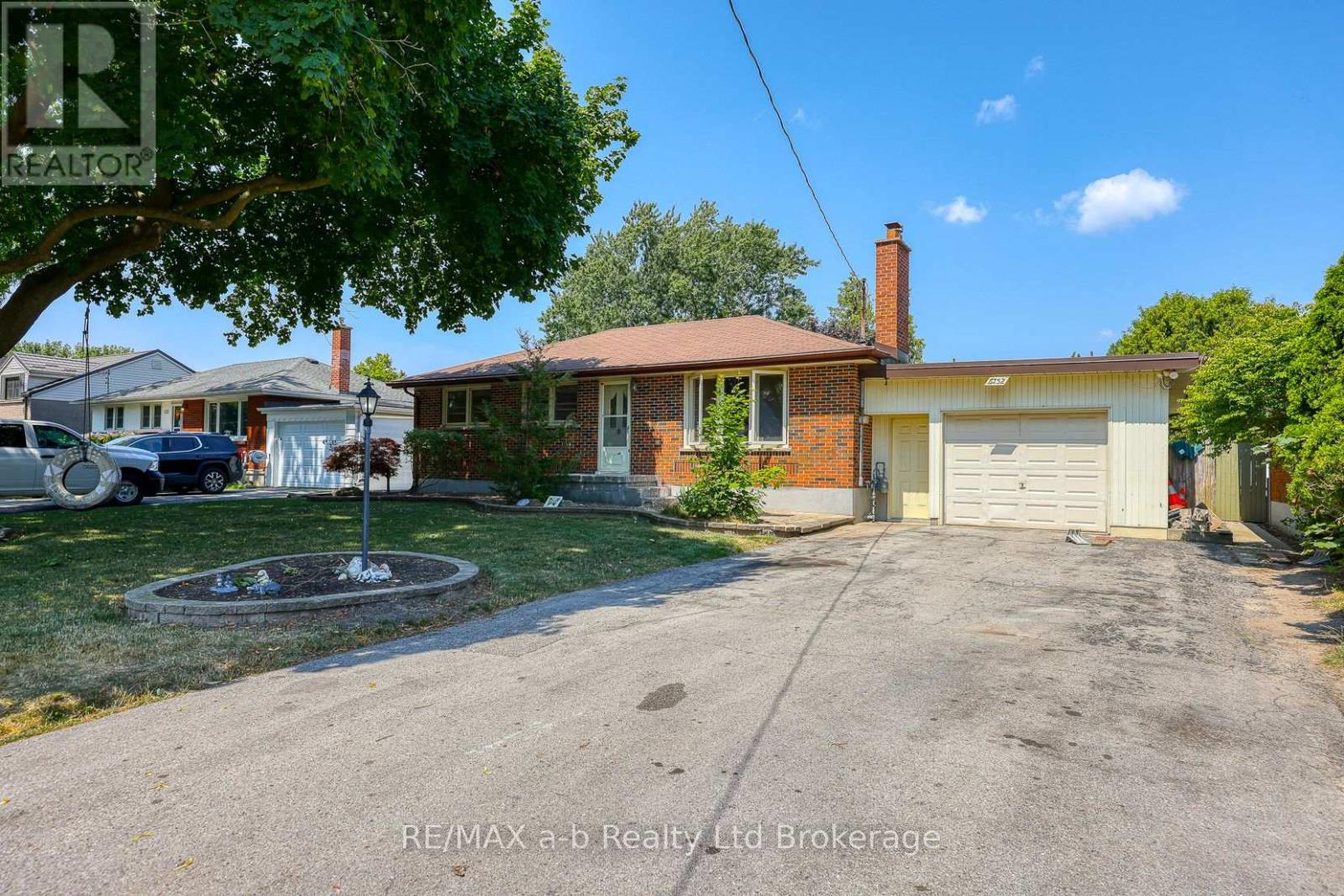 6752 Beattie Street, London South (South V), Ontario  N6P 1A7 - Photo 2 - X13630292