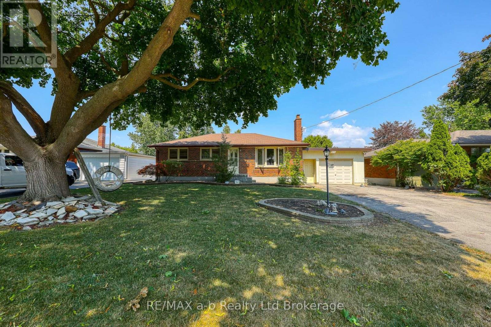 6752 Beattie Street, London South (South V), Ontario  N6P 1A7 - Photo 3 - X13630292